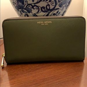 HENRI BENDEL -Dark Green Zip Wallet